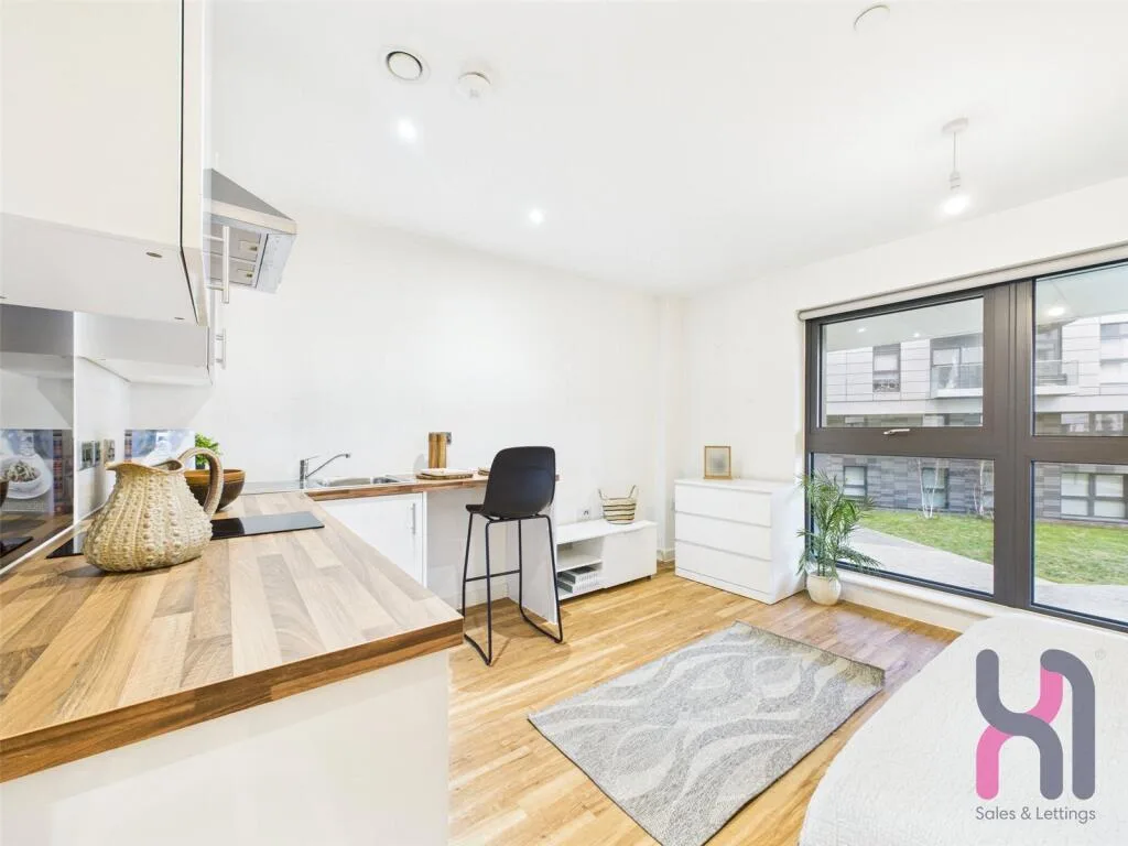 Studio flat for rent