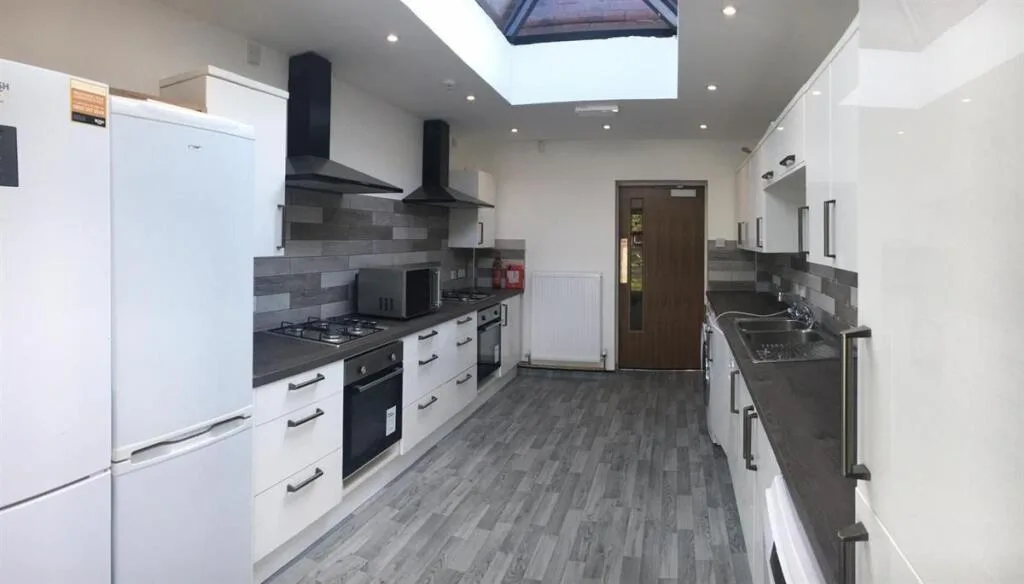 9 bedroom house for rent