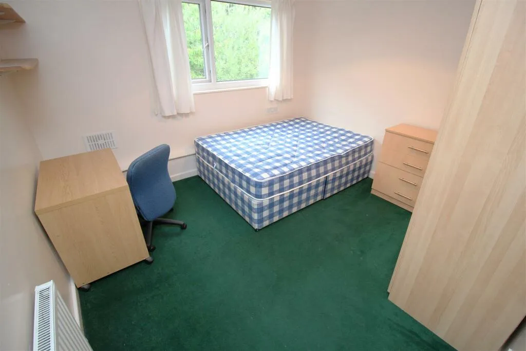 9 bedroom house for rent