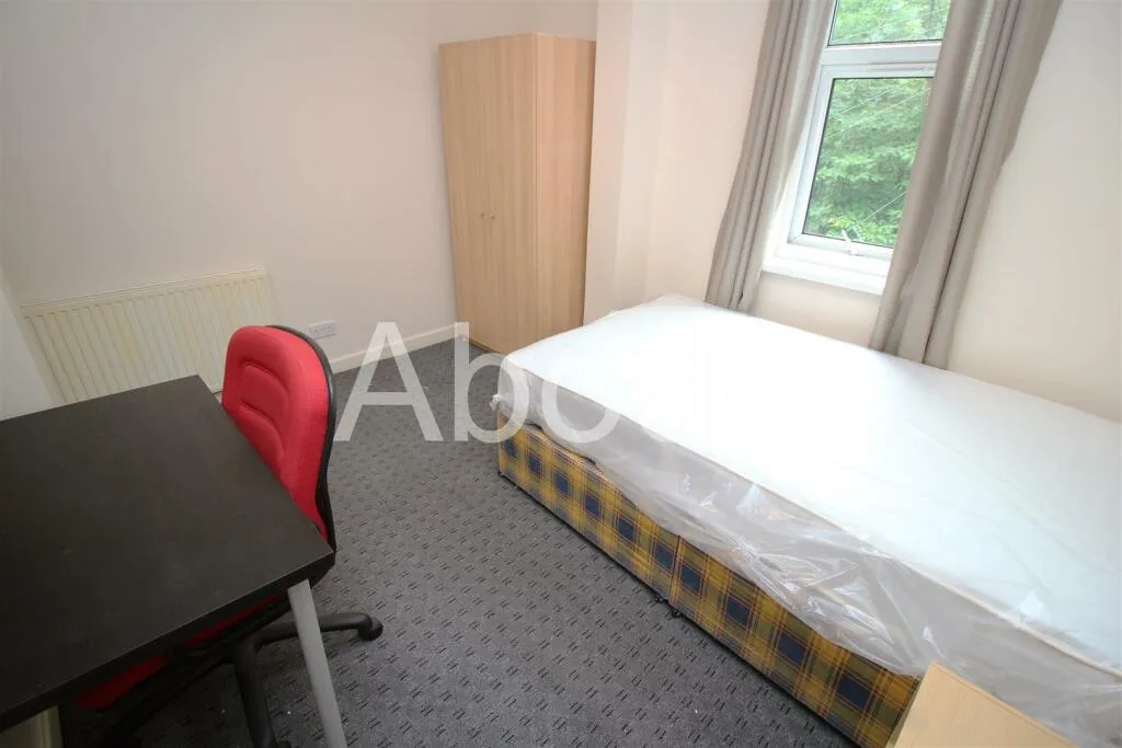 9 bedroom house for rent