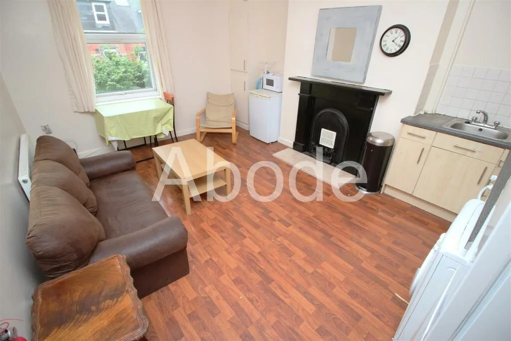 9 bedroom house for rent