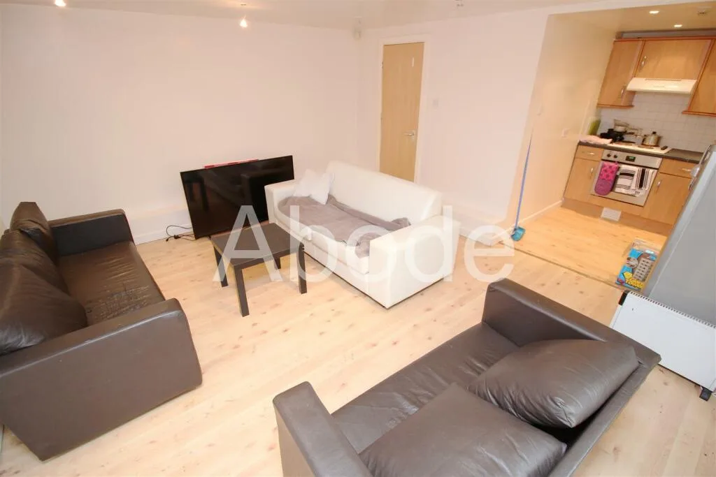 9 bedroom house for rent