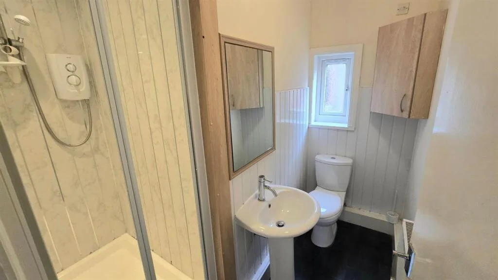 1 bedroom house share for rent