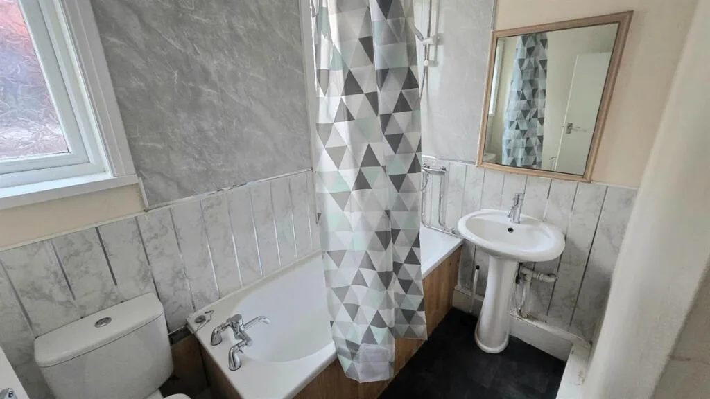 1 bedroom house share for rent