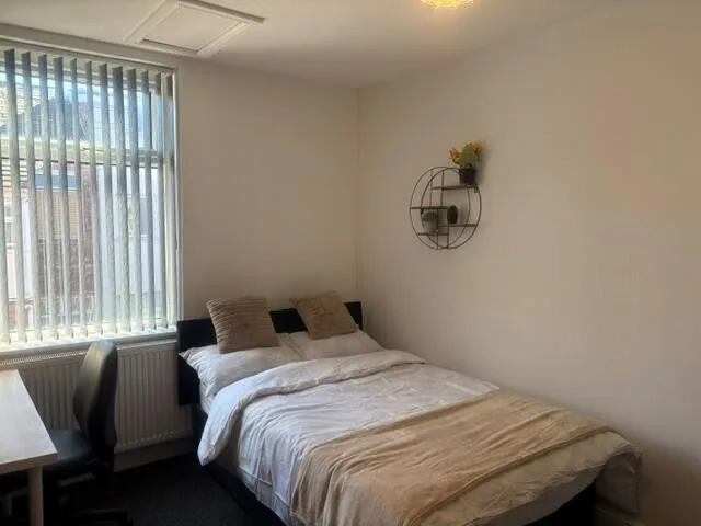 7 bedroom terraced house for rent