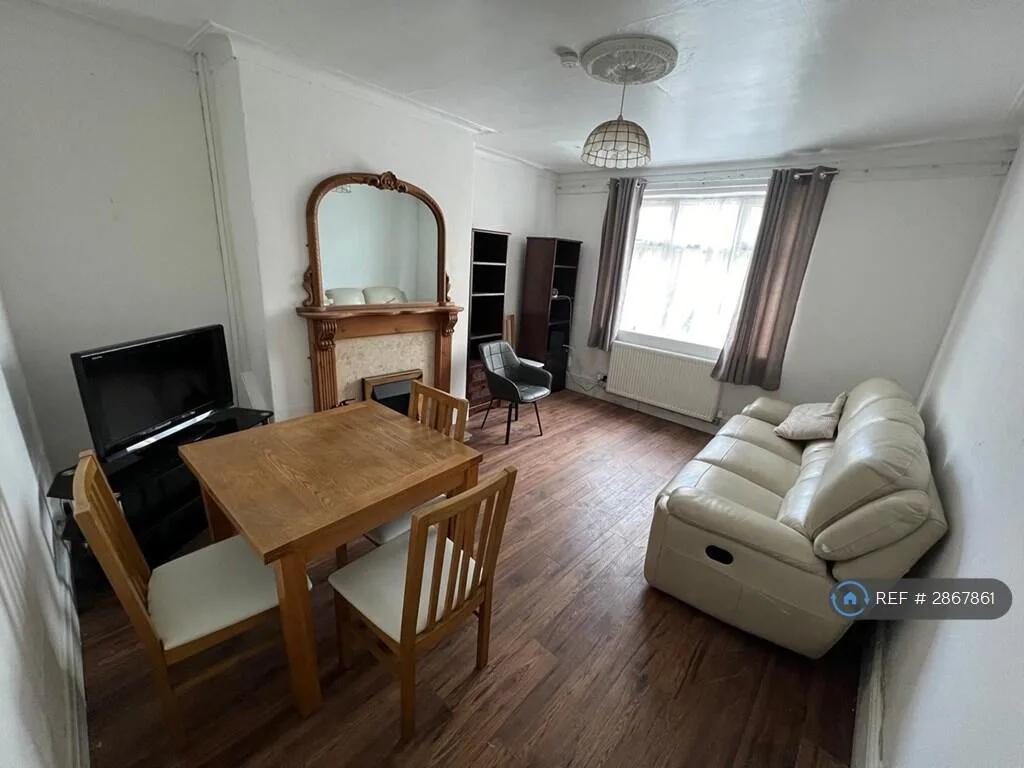 1 bedroom house share for rent