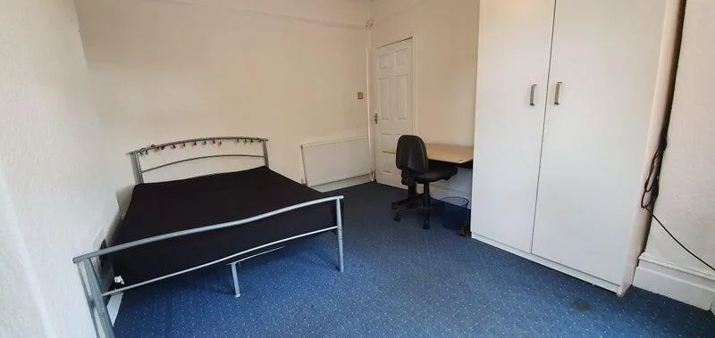 1 bedroom house share for rent