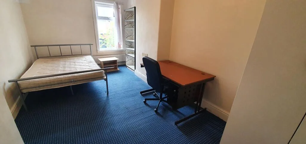 1 bedroom house share for rent