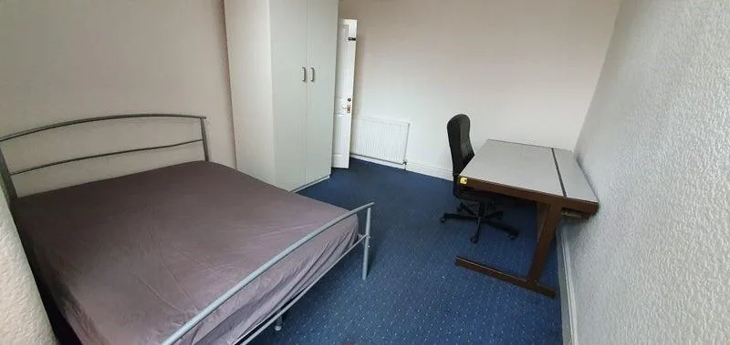 1 bedroom house share for rent
