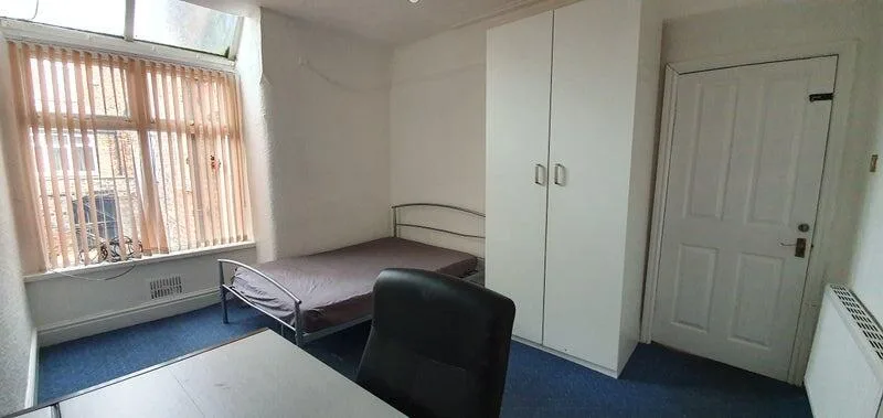 1 bedroom house share for rent