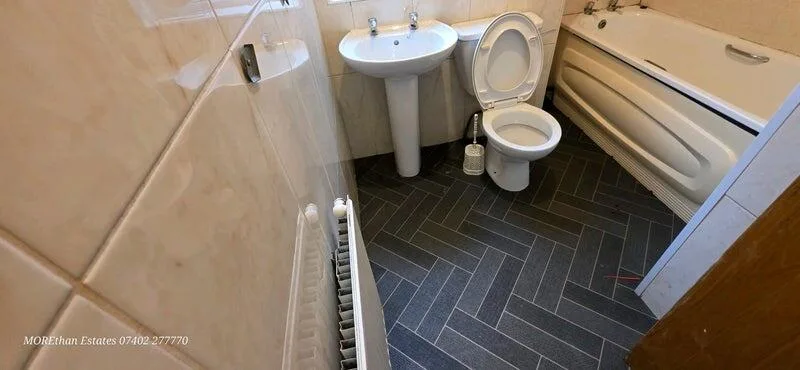 1 bedroom house share for rent