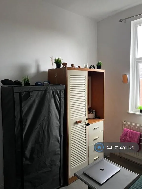 1 bedroom house share for rent