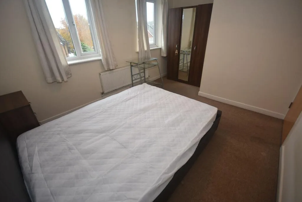 4 bedroom town house for rent