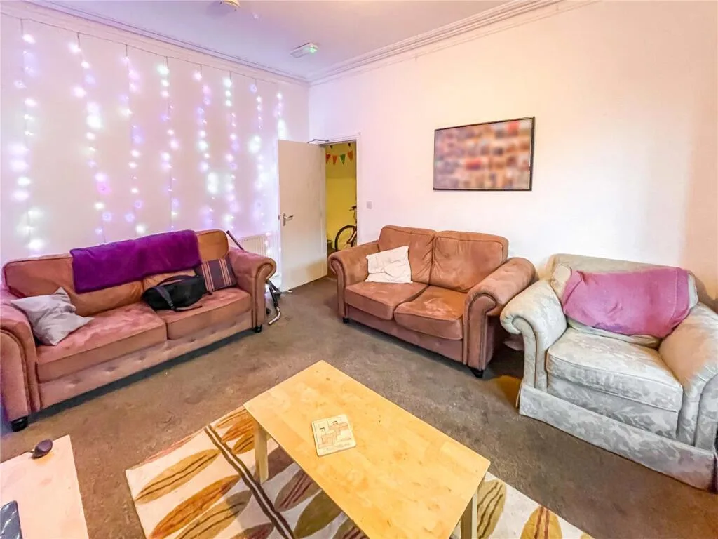 5 bedroom house for rent