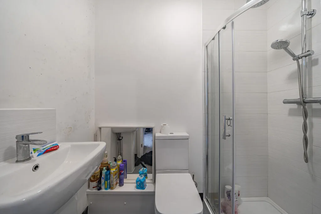 1 bedroom house share for rent