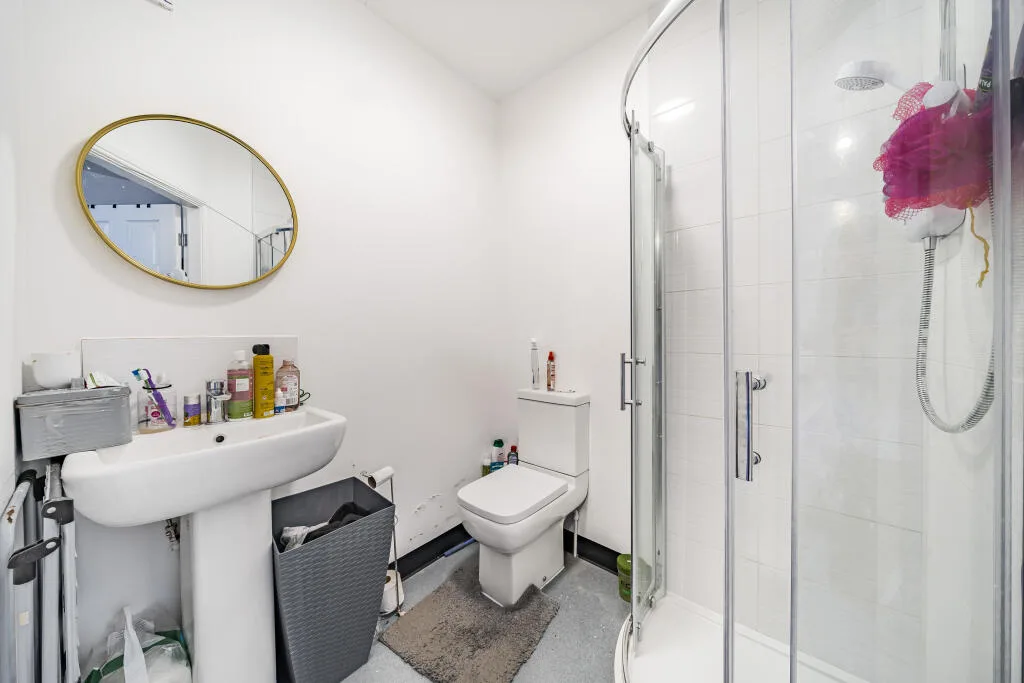 1 bedroom house share for rent