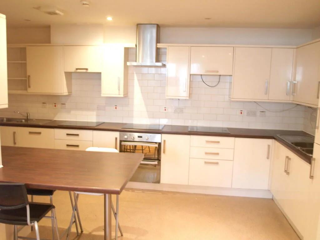 1 bedroom house share for rent