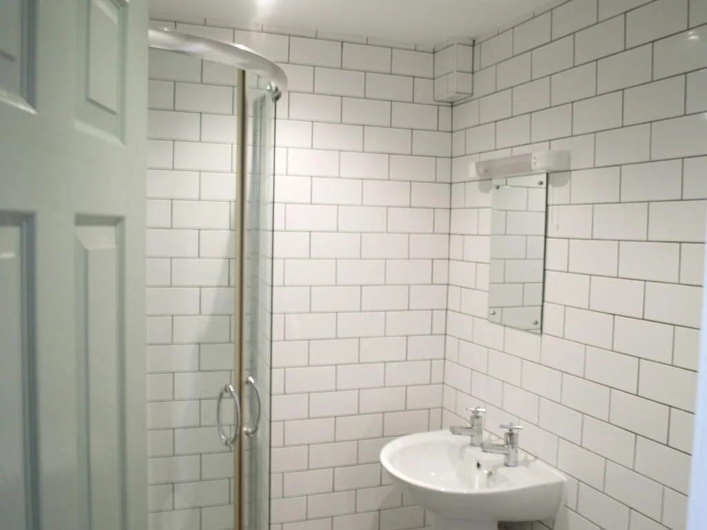 1 bedroom house share for rent