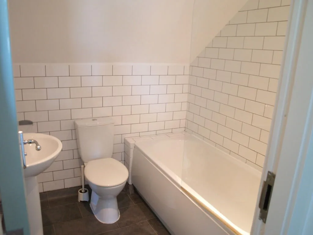 1 bedroom house share for rent