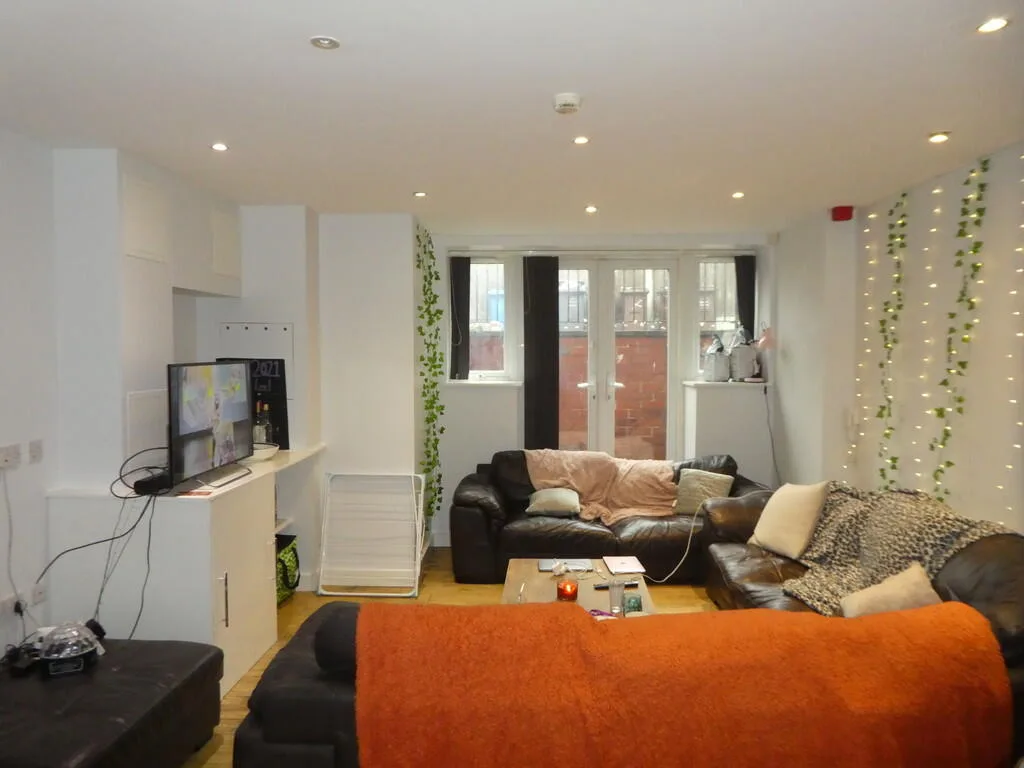 1 bedroom house share for rent