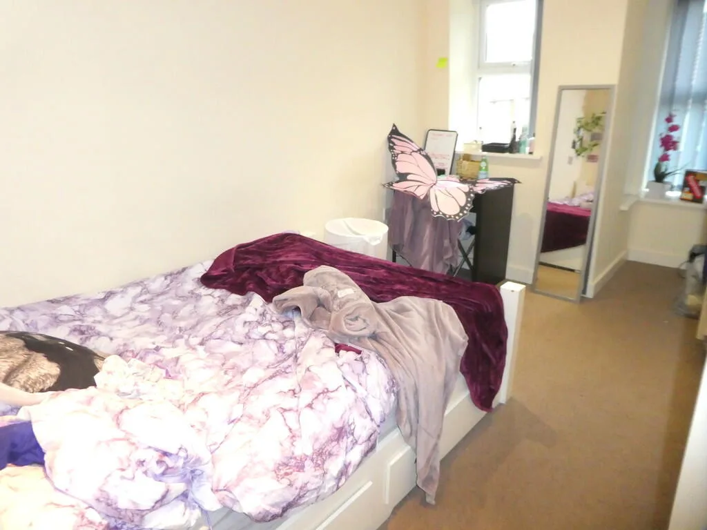 1 bedroom house share for rent