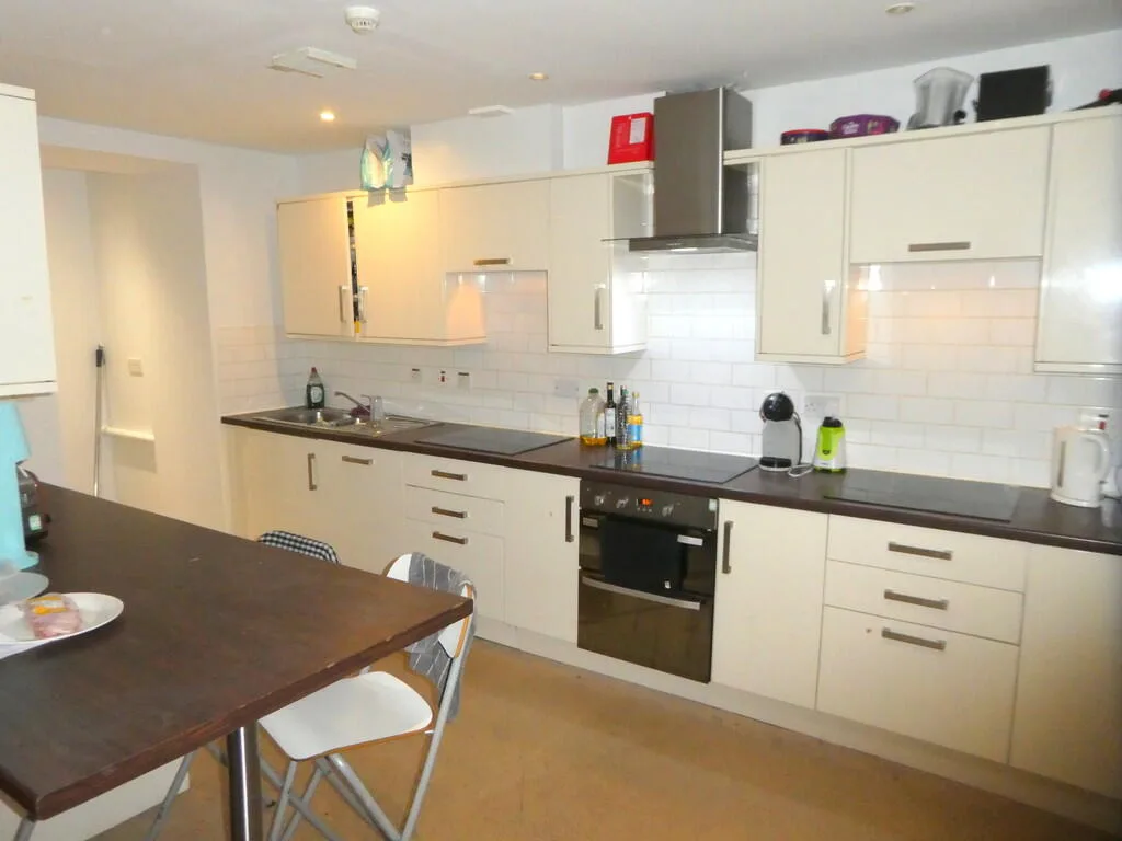 1 bedroom house share for rent