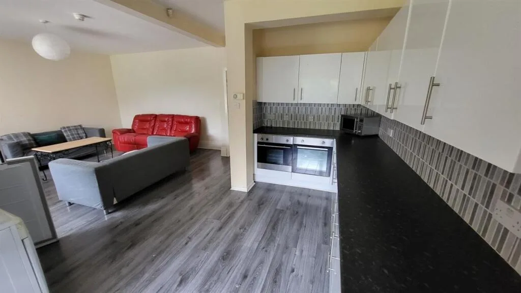 7 bedroom house for rent