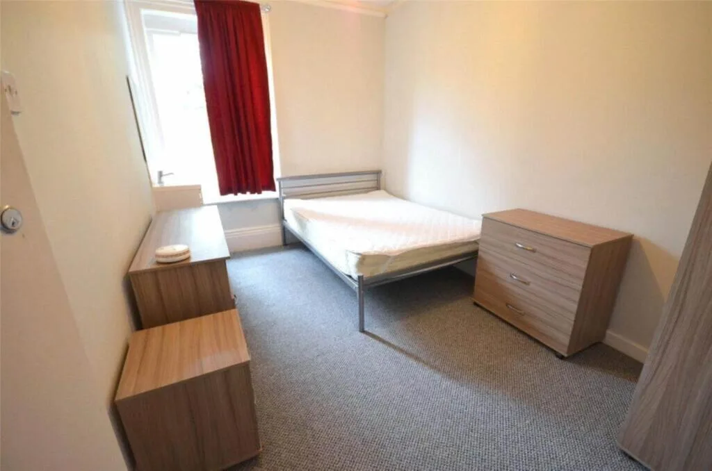 7 bedroom terraced house for rent