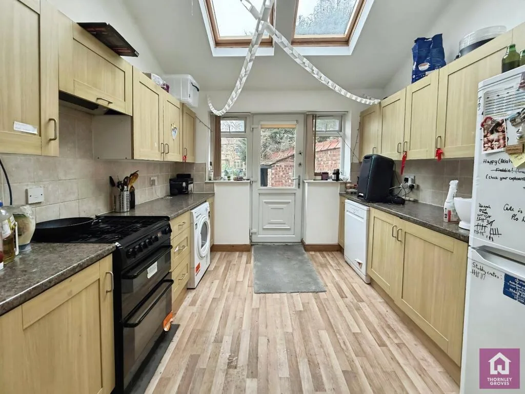7 bedroom semi-detached house for rent