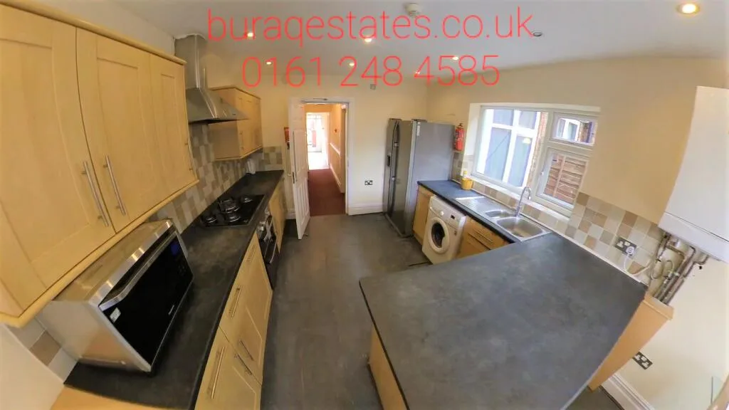 7 bedroom terraced house for rent