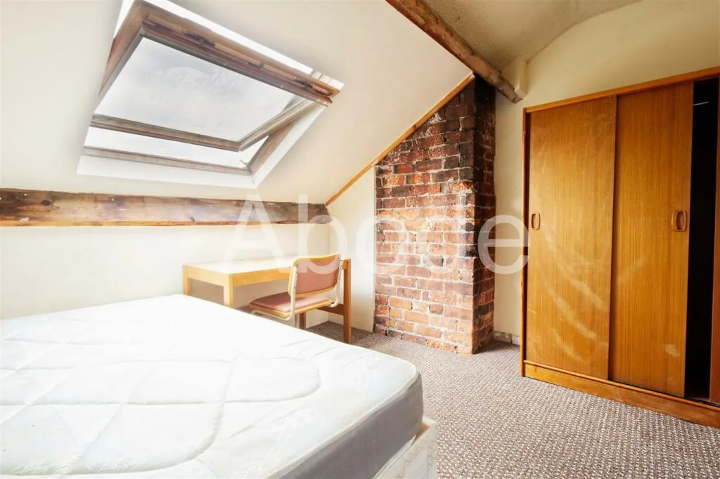 9 bedroom house for rent