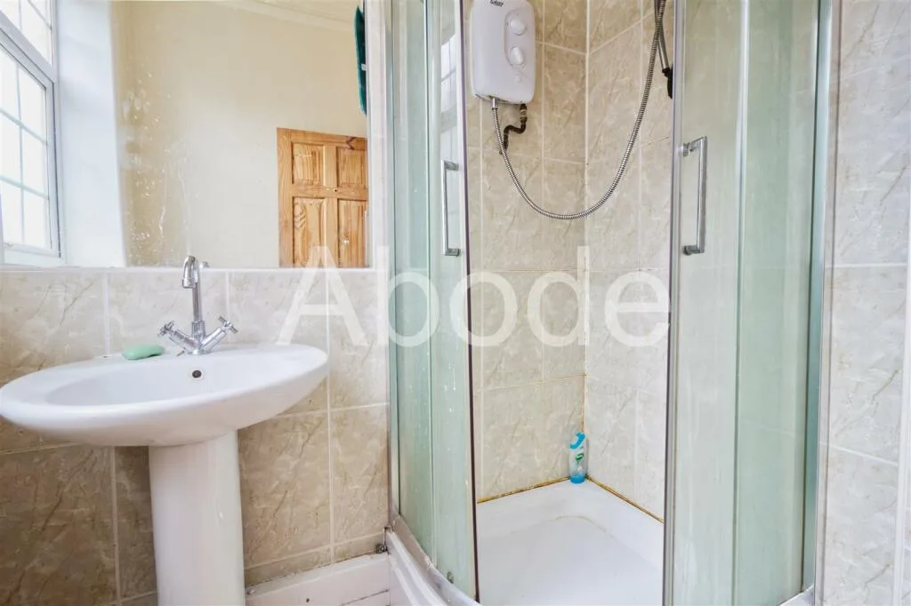 9 bedroom house for rent