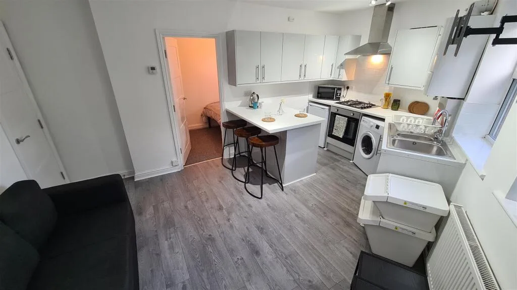 2 bedroom ground floor flat for rent