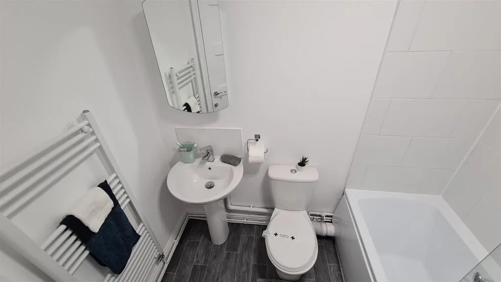 2 bedroom ground floor flat for rent