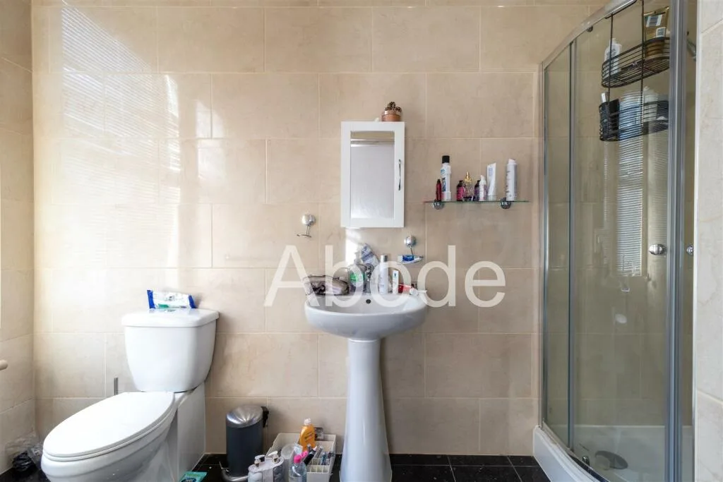 6 bedroom house for rent