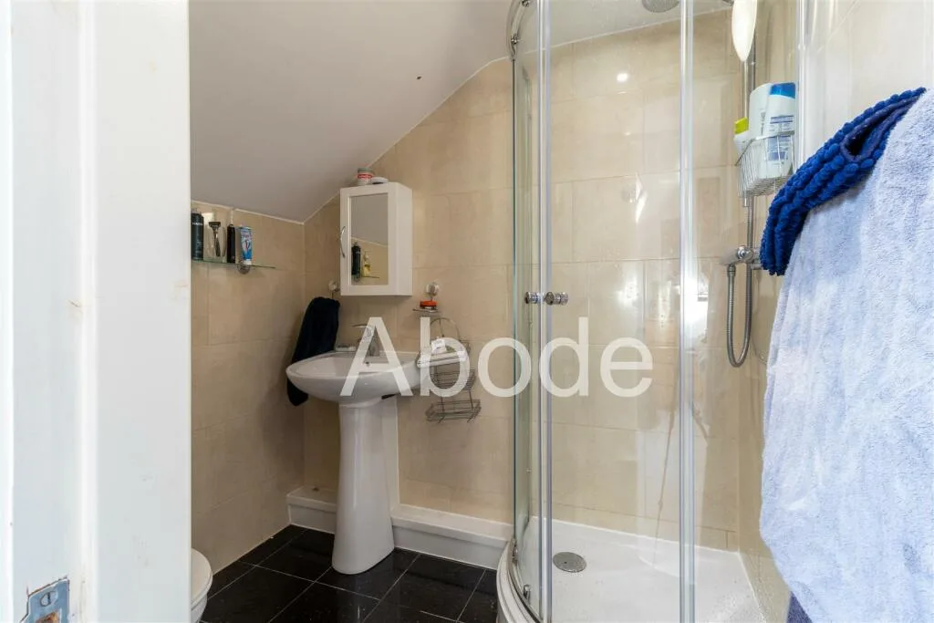 6 bedroom house for rent