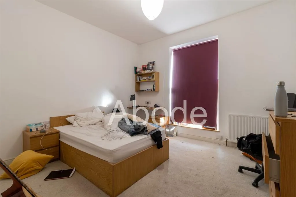 6 bedroom house for rent