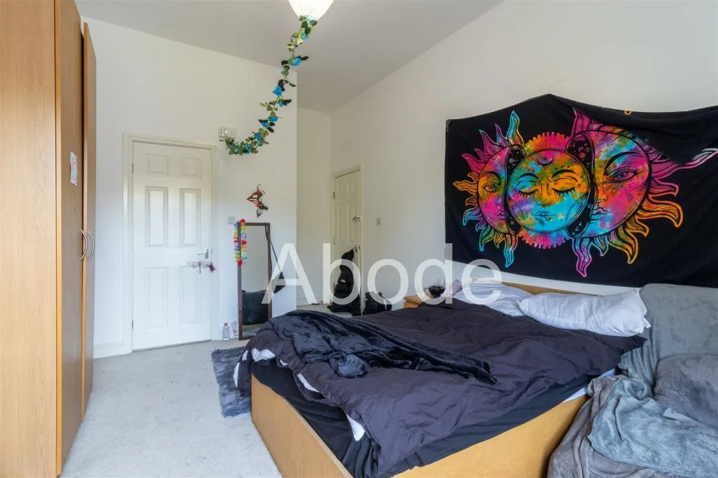 6 bedroom house for rent