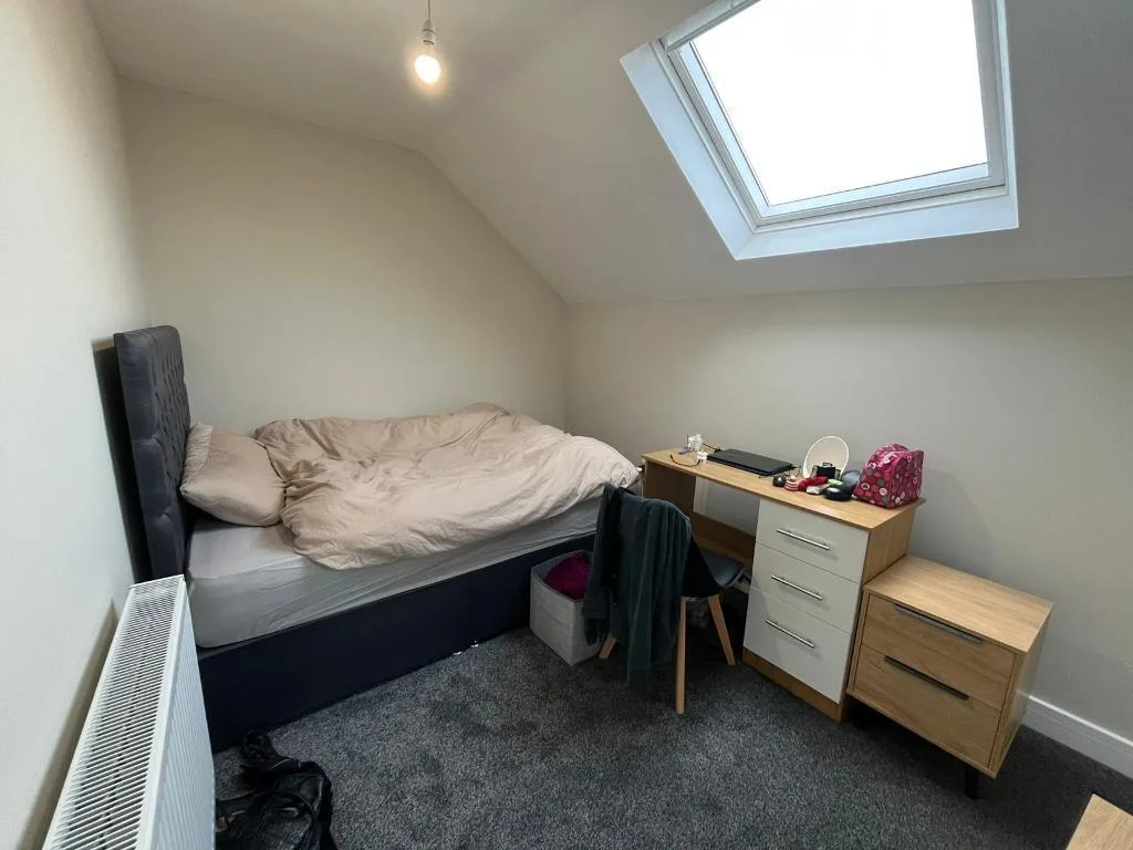 6 bedroom terraced house for rent