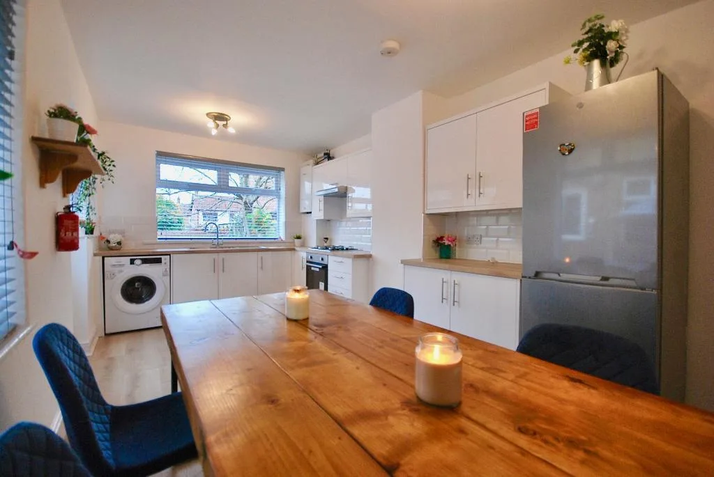 6 bedroom terraced house for rent