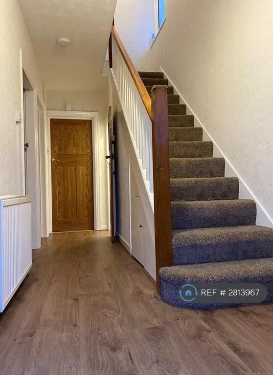 4 bedroom semi-detached house for rent