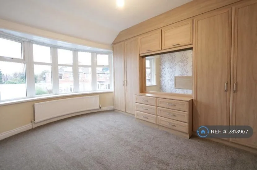 4 bedroom semi-detached house for rent
