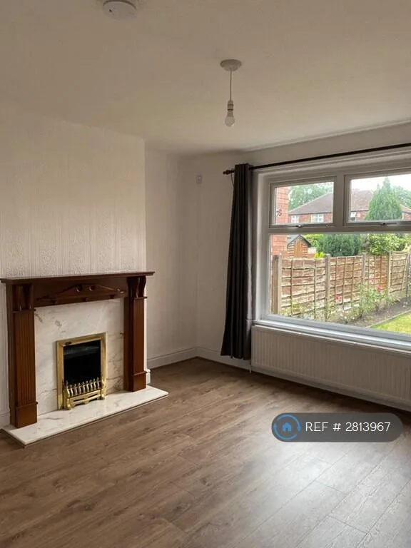 4 bedroom semi-detached house for rent