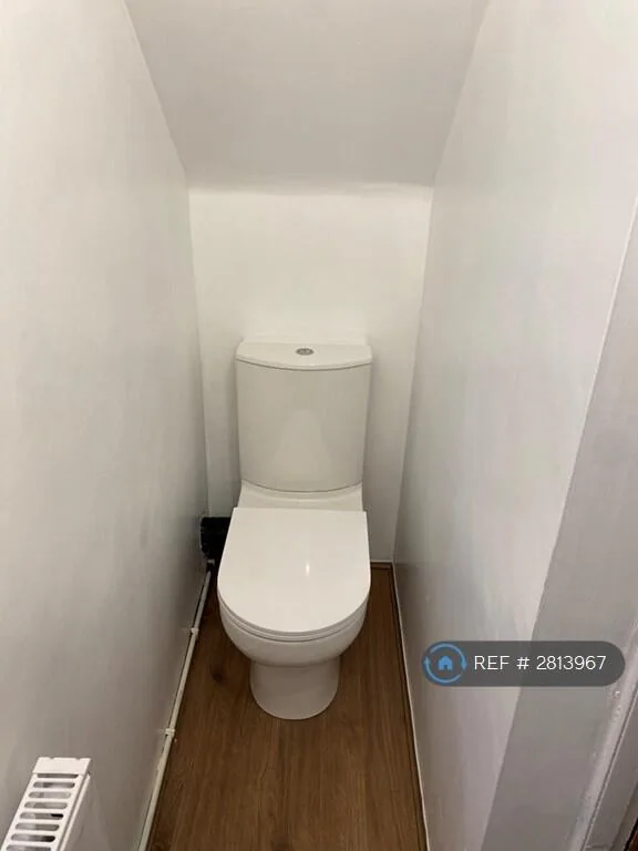 4 bedroom semi-detached house for rent