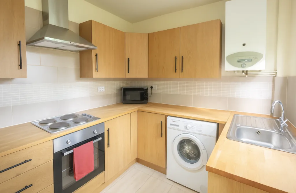 3 bedroom semi-detached house for rent
