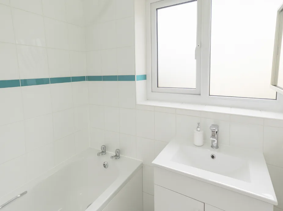 3 bedroom semi-detached house for rent