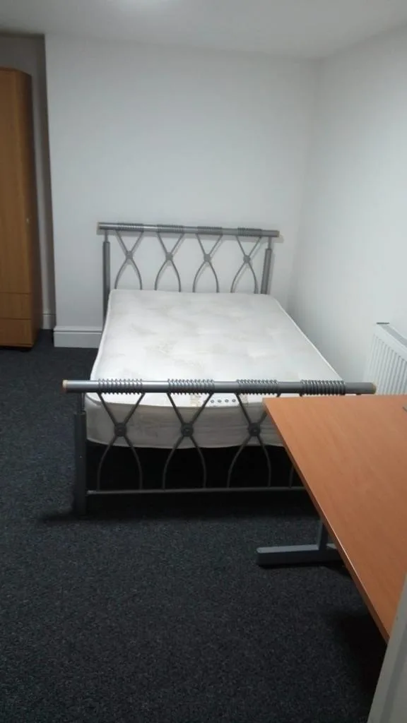 4 bedroom semi-detached house for rent