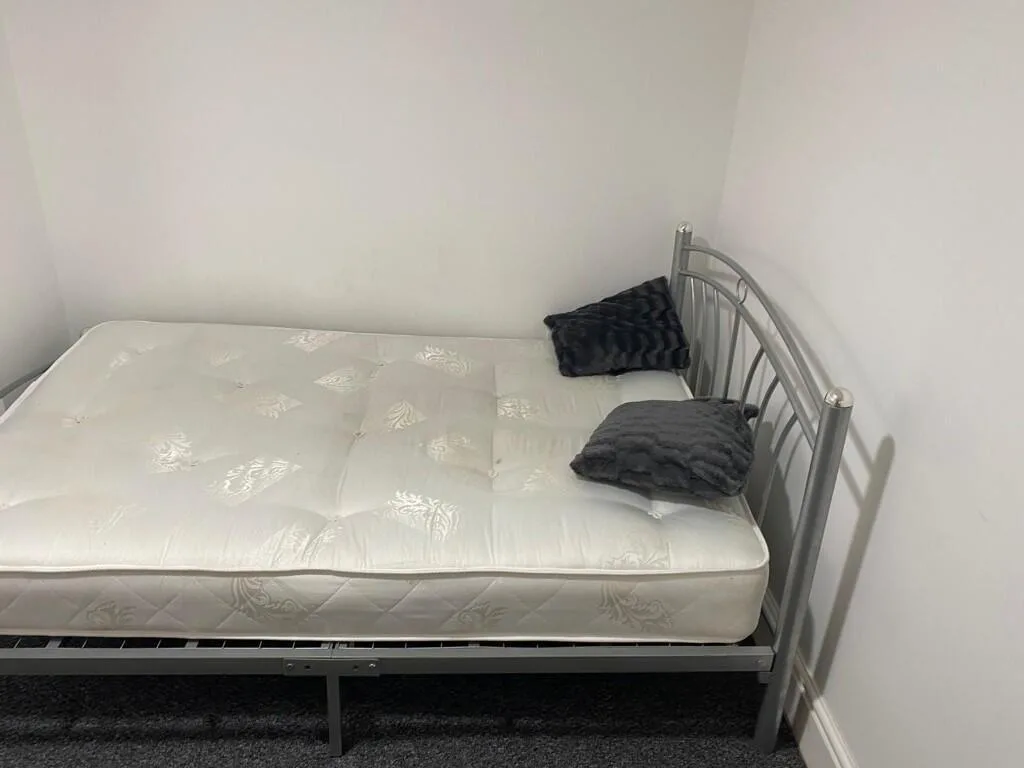 4 bedroom semi-detached house for rent