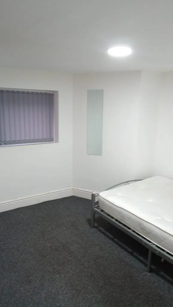 4 bedroom semi-detached house for rent