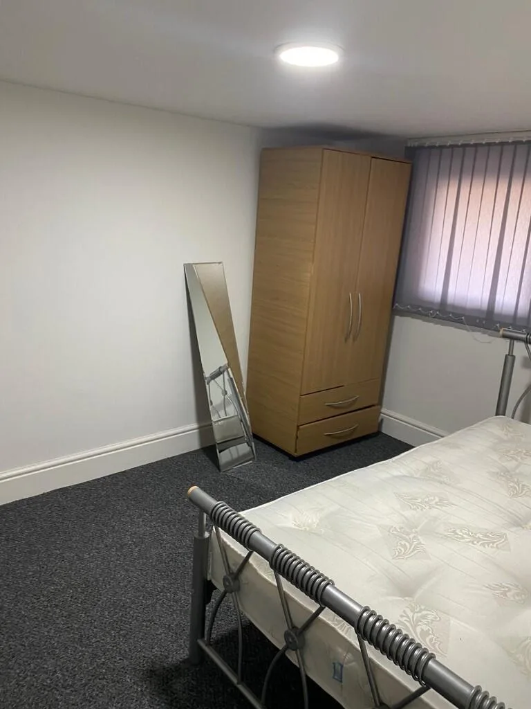 4 bedroom semi-detached house for rent
